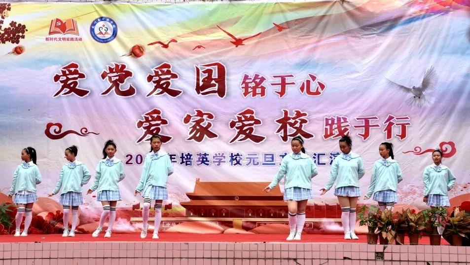 青海藏文化博物院:卡垫“龙元素”妙趣横生